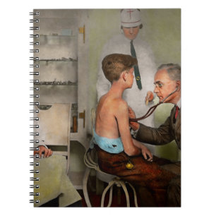 Carnet Docteur - Au bureau des pédiatres 1925