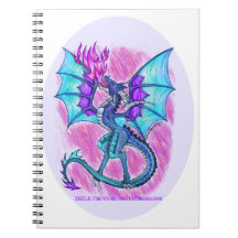 Dragon bleu violet et rose volant, respirant le fe
