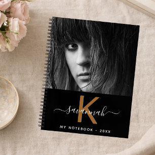 Carnet Écriture monographique en or blanc noir