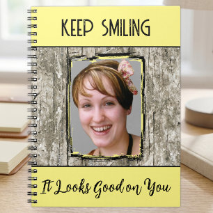 Carnet Effet bois gris faux sourire photo jaune