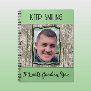 Carnet Effet bois gris faux sourire photo verte
