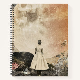 Carnet Élégance Lune - Vue arrière de la femme avec Lune