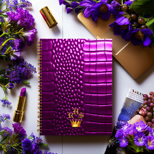 Carnet Élégant Crocodile Vivid Violet Faux Monogramme