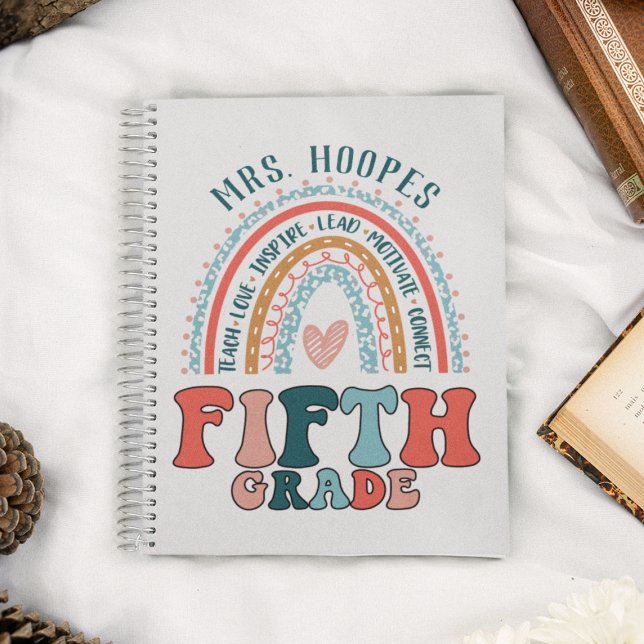 Carnet Enseignant de 5e année cadeau personnalisé Rainbow (Créateur téléchargé)