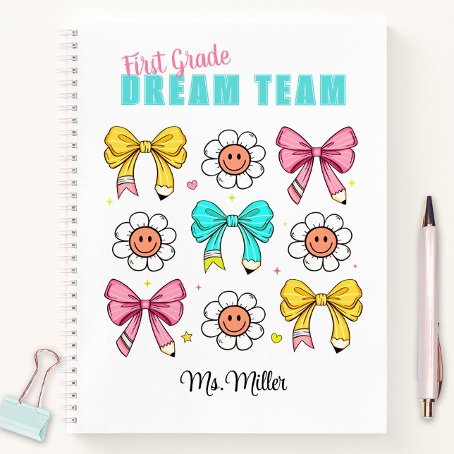 Carnet Enseignant École Cute Bow Pencil Nom du sourire (Teacher School Cute Bow Pencil Smile Name Notebook)