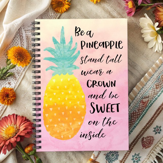 Carnet Être un ananas Inspirationnel Aquarelle Typographi ( Remind yourself of your love for all things tropical with this fantastic watercolor typography.)