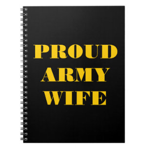Carnet Femme de l'armée fière d'un ordinateur portable