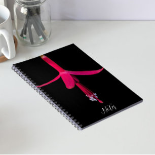 Carnet Fleur de Fuchsia rose vif sur fond noir
