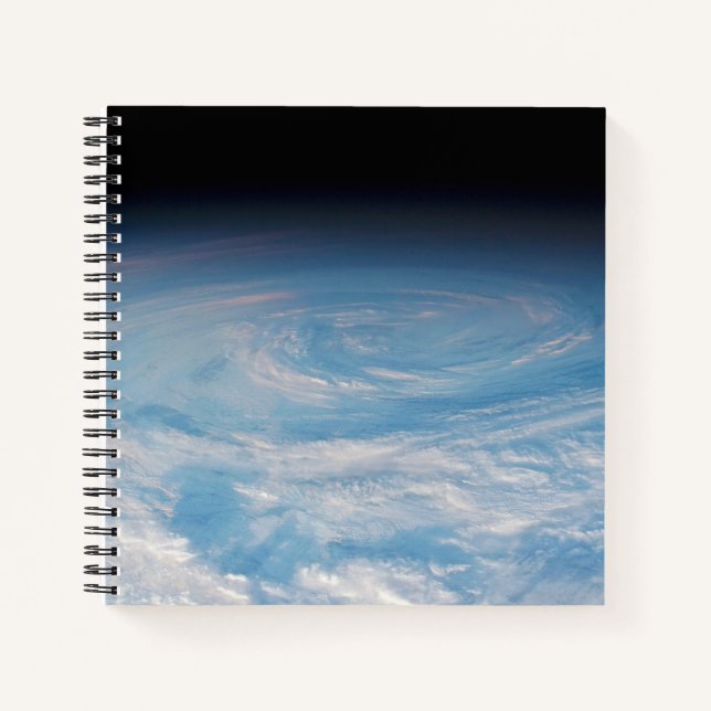 Carnet Formation De Nuages Circulaires Sur L'Océan Pacifi (Devant)