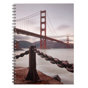 Carnet Golden gate bridge contre des montagnes