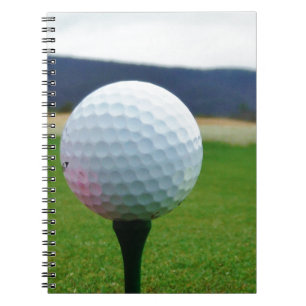 Carnet Golf Ball sur un terrain de golf de montagne