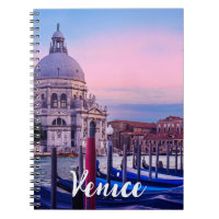 Grand Canal avec gondoles et église à Venise