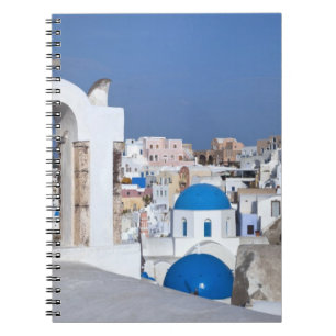 Carnet Grèce, Santorin. Clocher et dômes bleus de 2