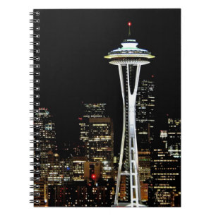 Carnet Horizon de Seattle la nuit, avec l'aiguille de