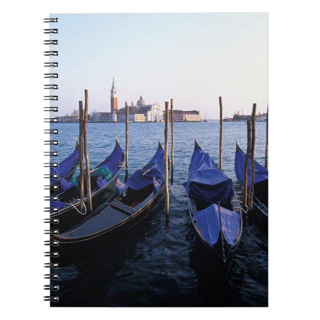 Carnet Italie, Vénétie, Venise, Rangée de Gondolas et San (Devant)