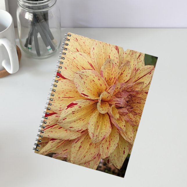 Carnet Jaune et Rouge Varié Dahlia Floral (In Situ)