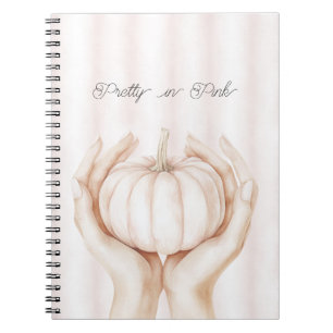 Carnet Joli en rose Citrouille dans les mains