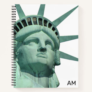 Carnet Lady Liberty et monogramme sur fond blanc et sarce