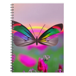 Carnet Le papillon arc-en-ciel traverse un champ de fleur
