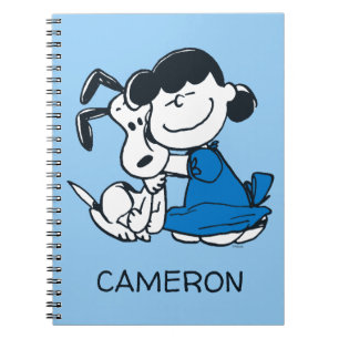 Carnet Lucy Hugging Snoopy