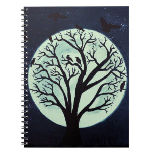 Carnet Lumière de la lune avec l'arbre ancien et les corb