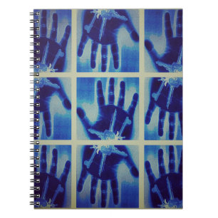 Carnet Main bleue déplaisante