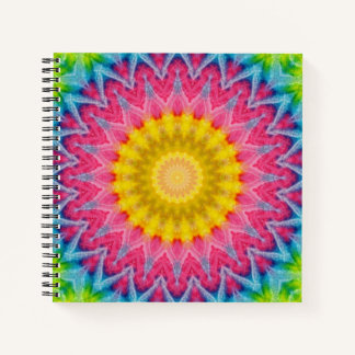 Carnet Mandala à Cravate arc-en-ciel avec symétrie vibran
