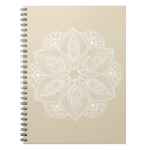 Carnet Mandala blanc exotique sur Arrière - plan beige