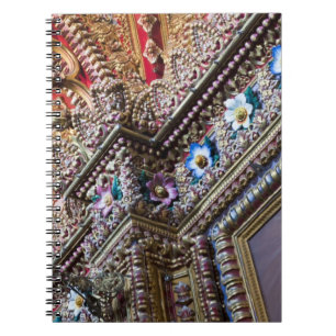 Carnet Mexique, Queretaro. Détail à l'intérieur d'un orné
