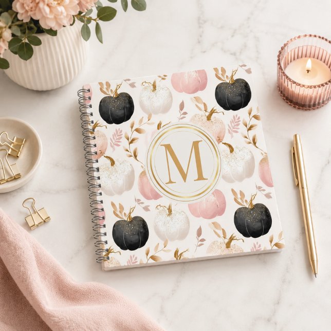 Carnet Monogramme de citrouille moderne – Initiale person (Créateur téléchargé)