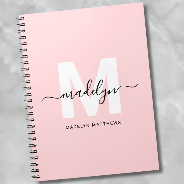 Carnet Monogramme rose personnalisé féminin (Girly Blush Pink Monogram notebook)