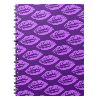 Carnet Motif Lèvres Violettes