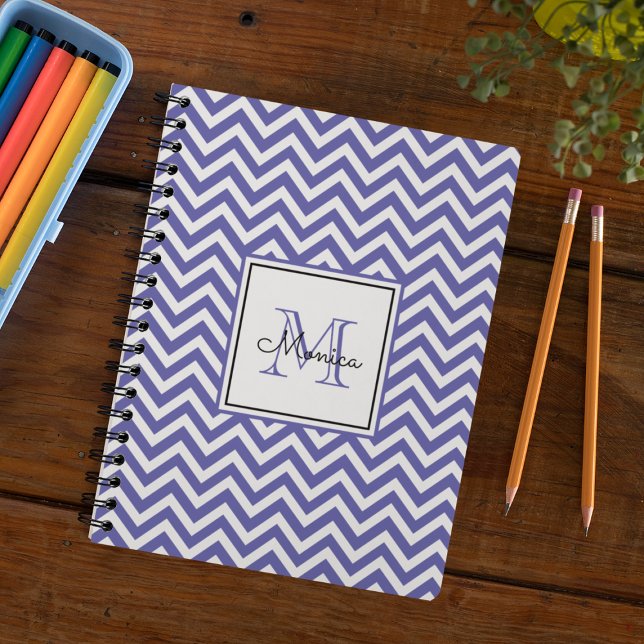 Carnet Motif moderne Periwinkle Chevron avec Monogramme (Créateur téléchargé)