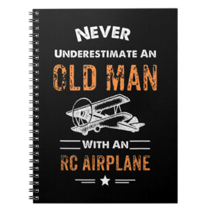 Carnet Ne Sous-Estimez Jamais Un Vieux Homme Avec Un Avio