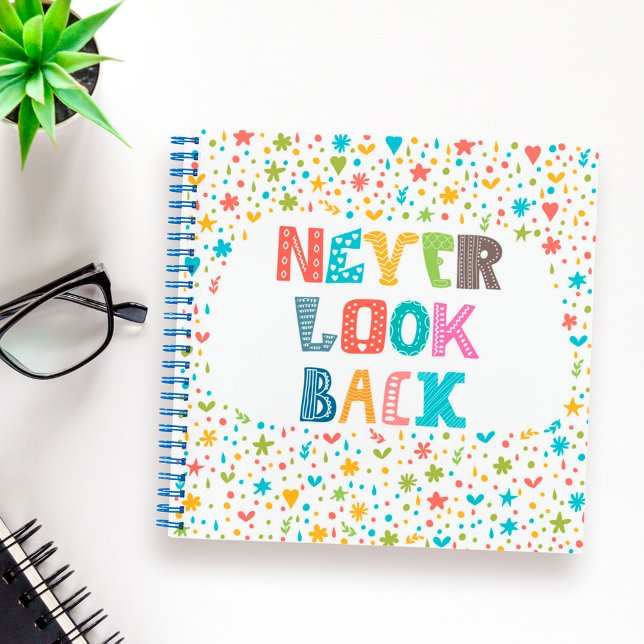 Carnet Never Look (Créateur téléchargé)