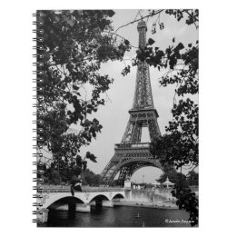 Carnet noir et blanc de Paris
