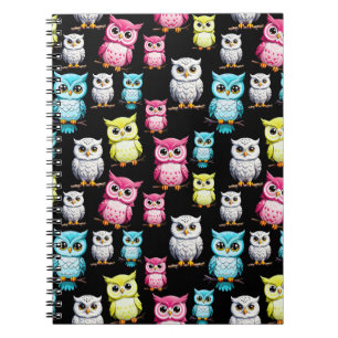 Carnet Oiseaux de hibou colorés motif de fond noir
