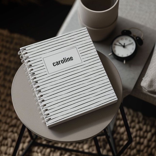 Carnet Ordinateur portable personnalisé trié (Chic black and white painted stripe personalized notebook.)