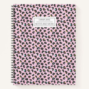 Carnet Pastel aux taches de léopard noir sur rose clair