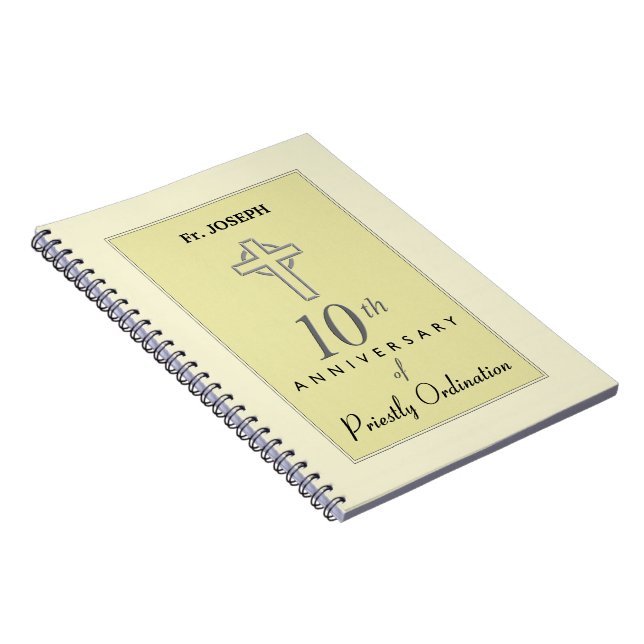 Carnet Personnaliser, 10e anniversaire du prêtre Embossé (Côté Droit)