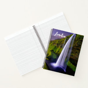 Carnet Photo de cascade islandaise verte et naturelle