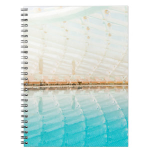 CARNET PHOTOGRAPHIE ARCHITECTURALE D'UNE PISCINE INTÉRIEU