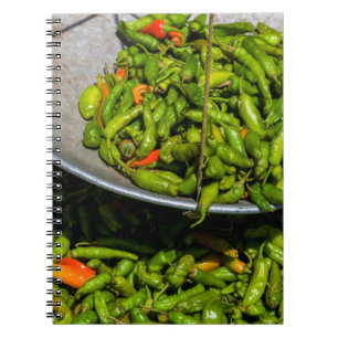 Carnet Piments à vendre sur le marché