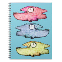 Poissons dentus colorés et heureux dans la mer