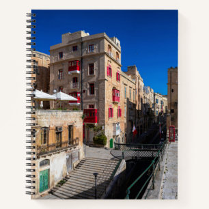 Carnet Pont, rue étroite avec escaliers à La Valette