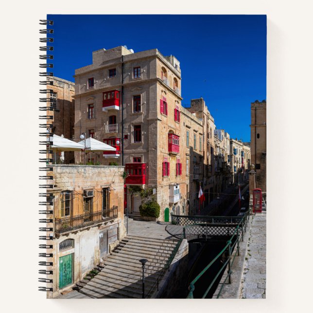 Carnet Pont, rue étroite avec escaliers à La Valette (Devant)