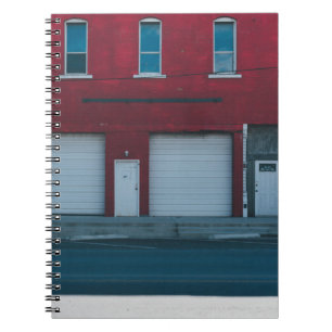 CARNET PORTES DE GARAGE BLANC FERMÉES EN JOURNÉE