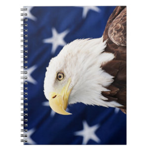 Carnet Portrait d'aigle chauve avec le drapeau américain