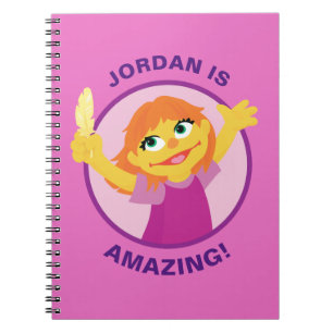 Carnet Sesame Street Julia tenant une plume