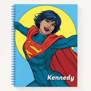 Carnet Supergirl volant en costume bleu